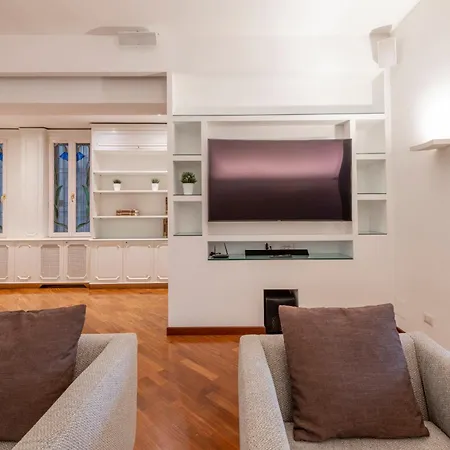 ROMA 1 - Elegante Appartamento con Terrazzo-3